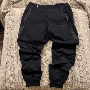 Nike Men's Black Joggers with Zipper Pockets